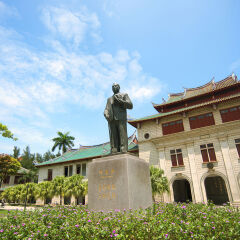 厦门大学_陈嘉庚雕塑