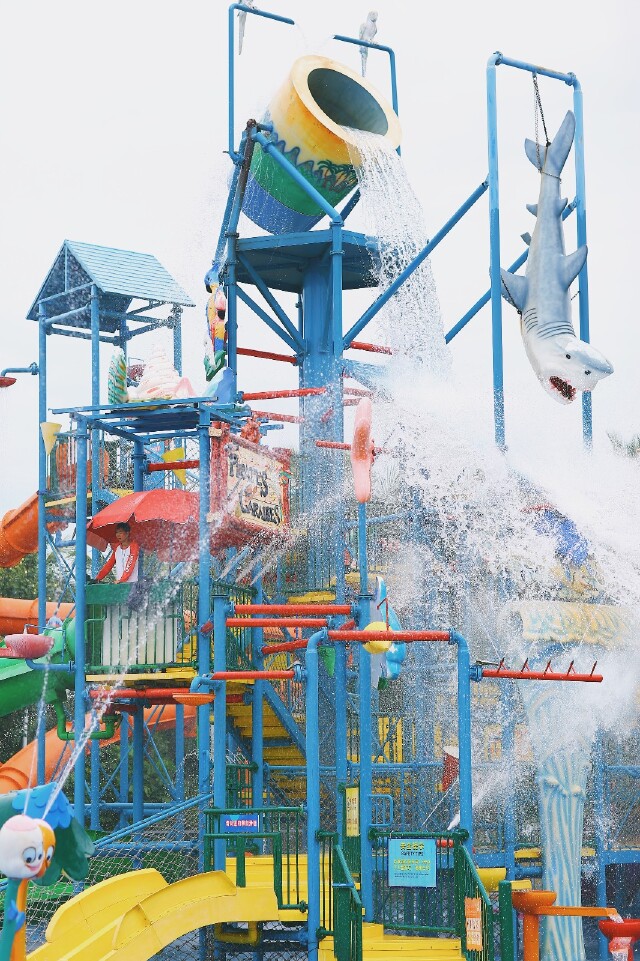 途牛首发 | 夏日玩水,三亚水上乐园,人造3米海啸,刺激一夏