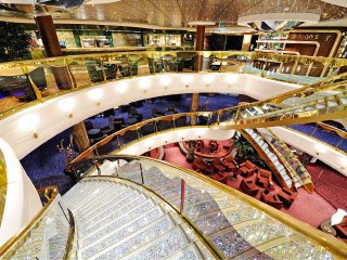 上海吴淞口国际邮轮港