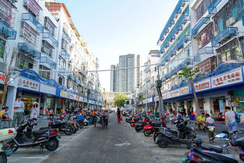 时隔几年,新民街和第一市场都进行了整装