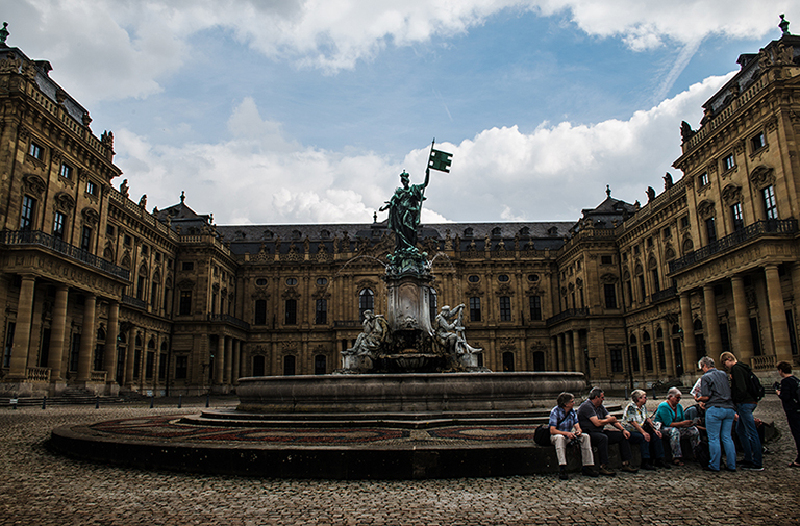 罗马广场圣保罗教堂述说着它悠久的历史