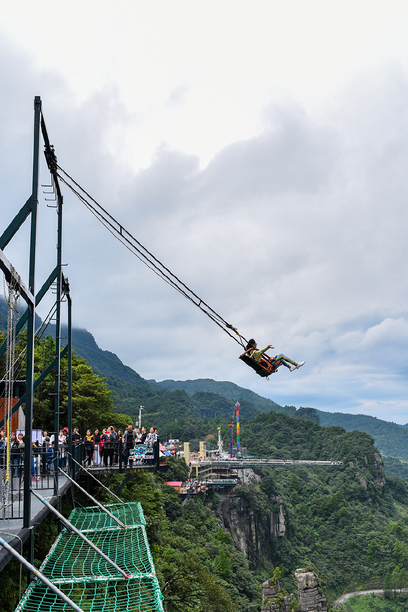 探访重庆新晋网红地:梦幻奥陶纪,玩的可不止是心跳