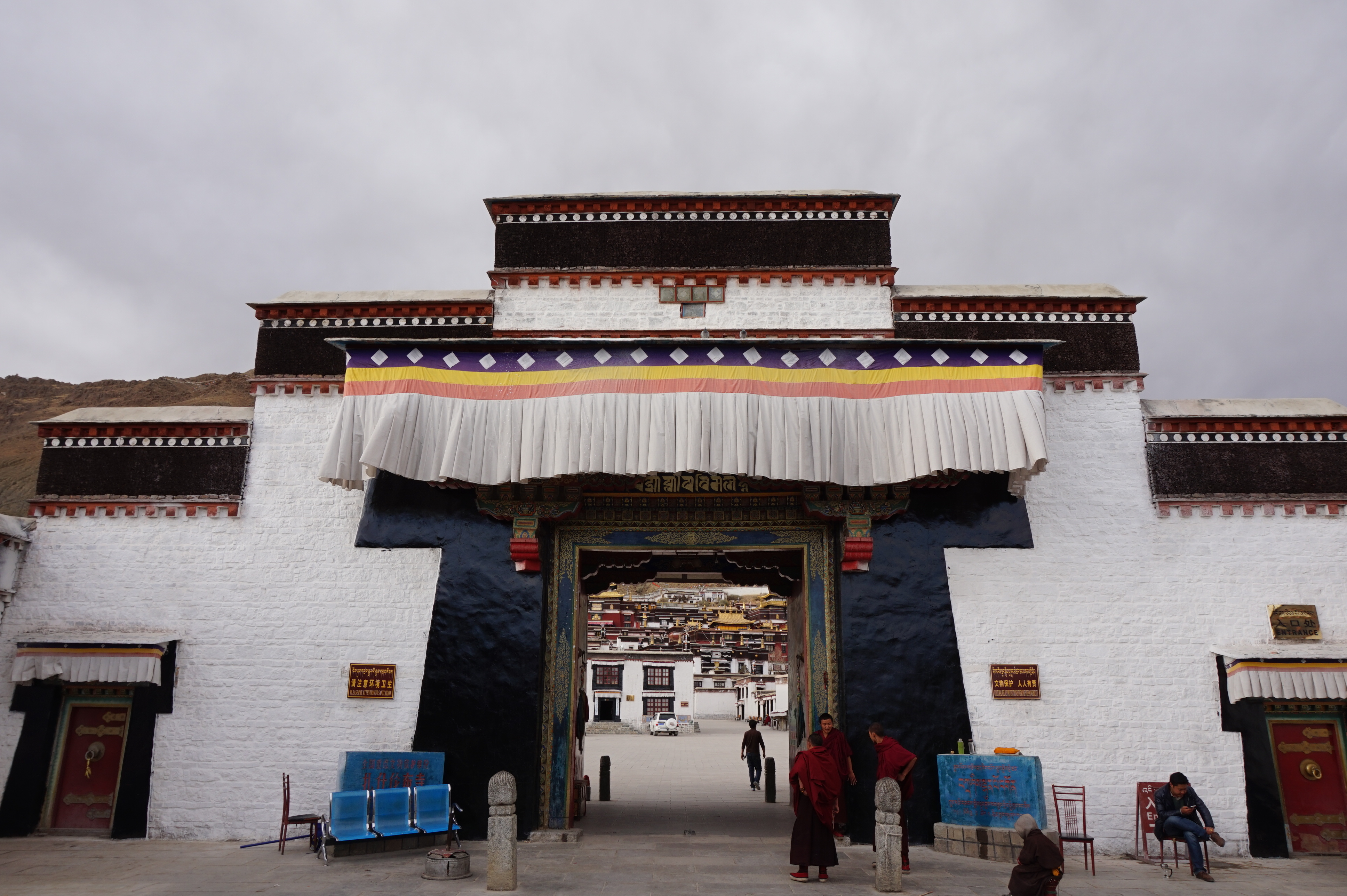 日喀则有那些著名的寺庙建筑