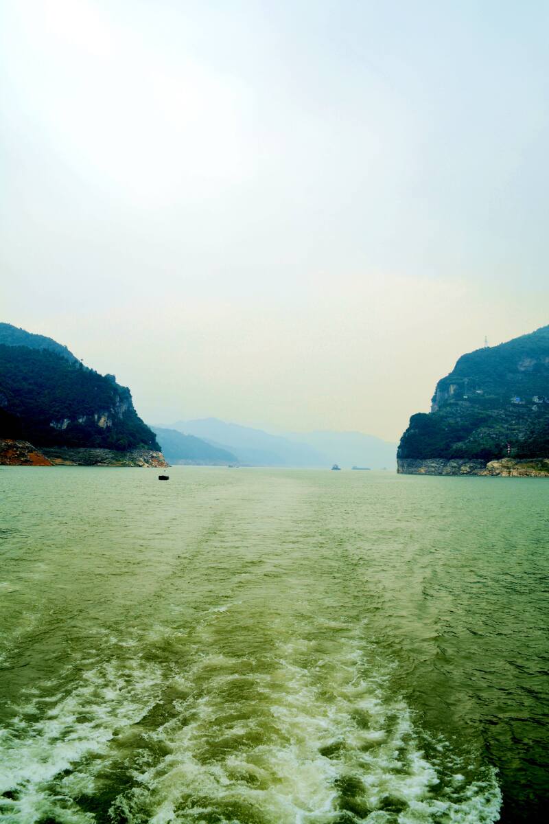 夏宁葆在长江三峡旅游途牛首发