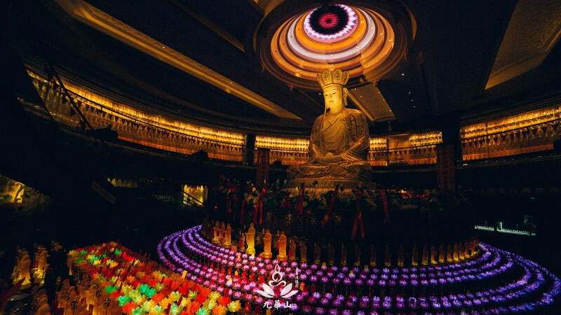 仲尼像地藏王菩萨像内明堂展示了九华山的地形地貌图精美的木雕佛件