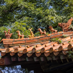 Mythological roof figures at the Confucius Temple in Qufu