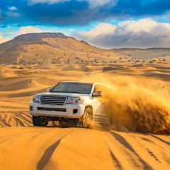 Offroad desert safari in Dubai. (dune bashing).