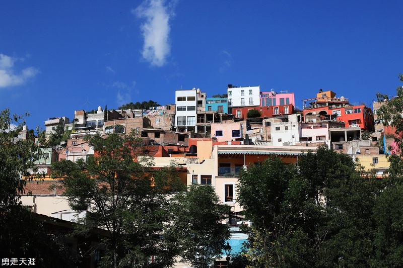 瓜纳华托是墨西哥瓜纳华托州首府,始建于1554年,十六世纪曾为世界最大