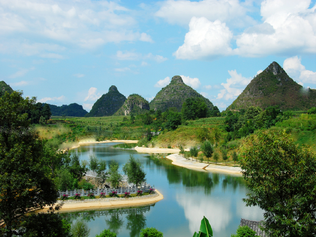  贵州黄果树-马岭河峡谷-万峰林-双乳峰双高4日游>含往返高铁票,产品