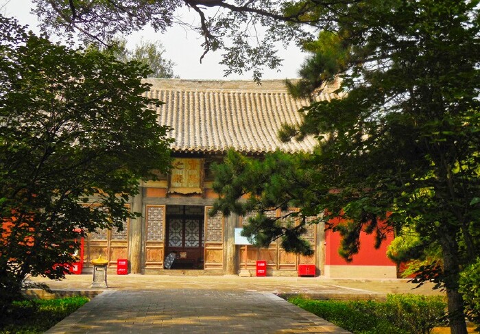 纯阳殿内对扇后壁的"钟,吕谈道图",是一幅极为珍贵,人物描写极为成功