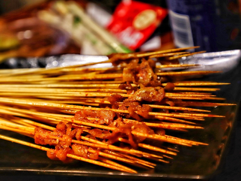 当时有足球,必定是抢不过来的,如果开个全国连锁的谭十三香酥鸭头店