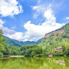 青城山月城湖
