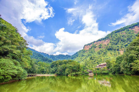 <乐山大佛+峨眉山+都江堰+黄龙溪双卧8日游>甄选酒店 1晚峨眉特色住宿 赠变脸晚会 主题美食领略蜀国风采