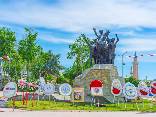 阿塔图尔克广场