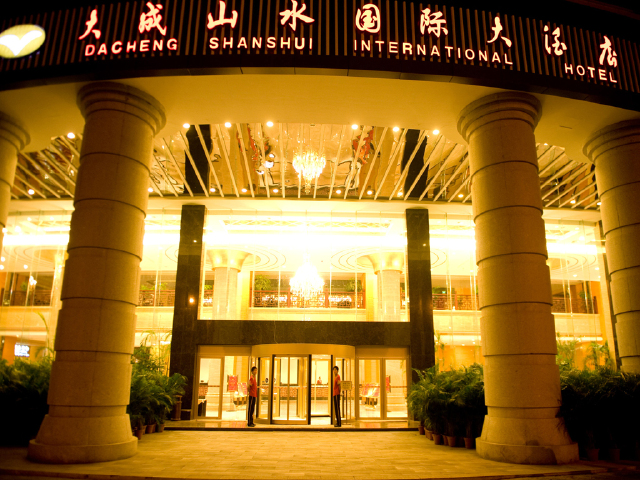  长沙 张家界森林公园 大峡谷玻璃桥 天门山双高5日游>纯玩0购物,心跳