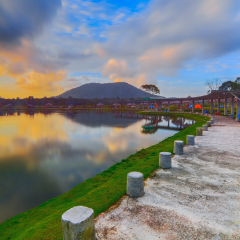 Beautiful Sunrise at Poyotomo
enjoy the beautiful sunrise at poyotomo fishing pond Tanjung Pinang city of Bintan island, taken 25 December 2017