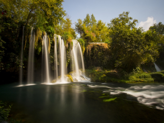 库尔顺卢瀑布公园