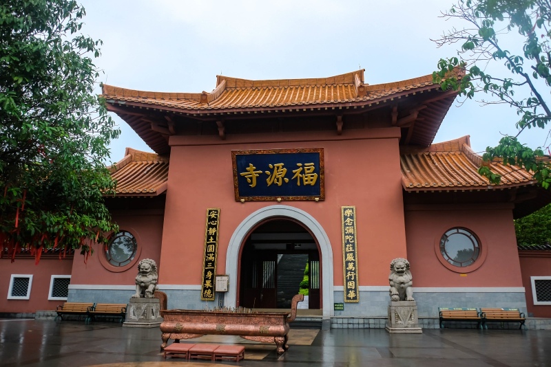 万绿山水秘境千年河源古韵