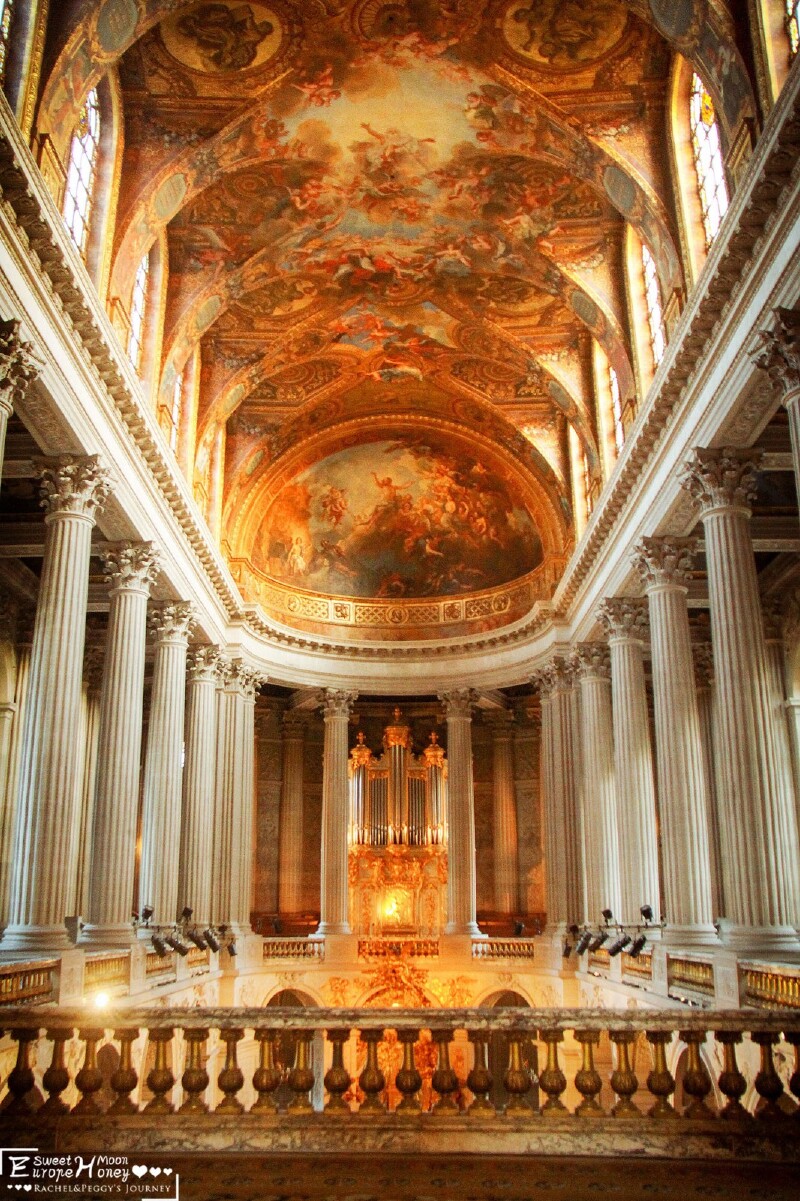 凡尔赛宫一楼有王储和公主的套房,教堂以及宫殿历史画廊.