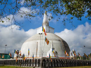 鲁梵维利萨亚佛塔