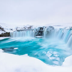 冬季冰岛众神瀑布