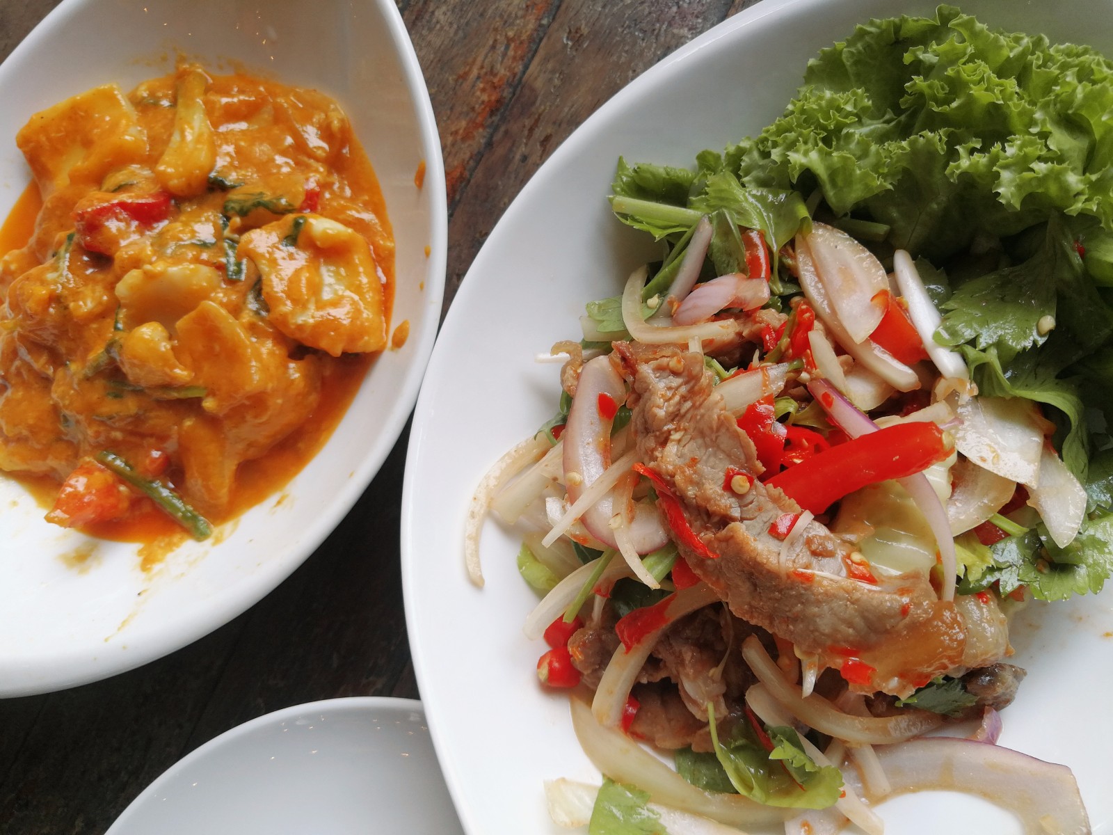 酸辣甜,泰国菜的三大味觉特色  很多凉拌,肉和水果也可以做成酸辣的