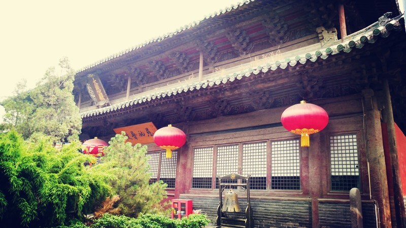 现存崇善寺的局部,包括山门,钟楼,东西两厢和大悲殿 .