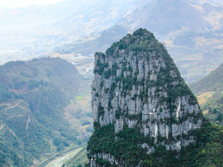 贵州黔西南双乳峰景区
