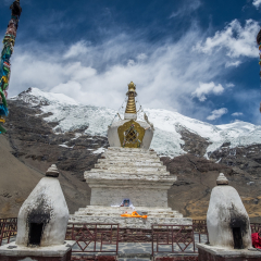 Karo la Glacier in Tibet