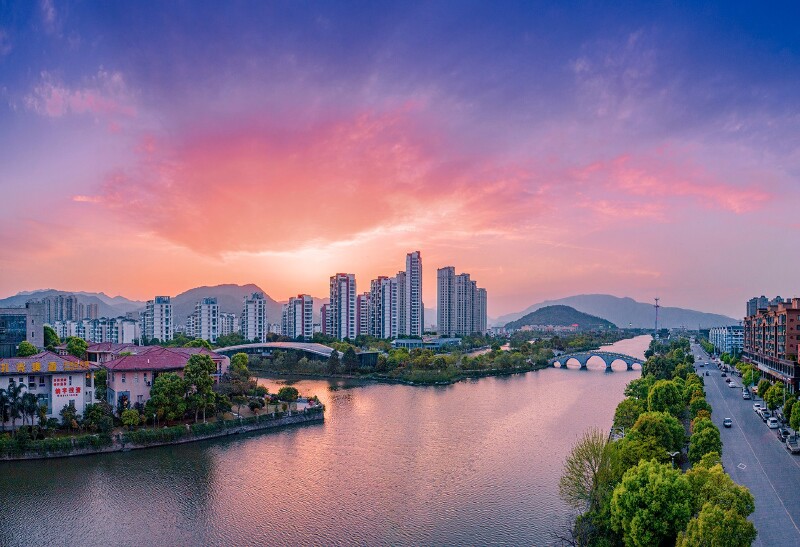 航拍平阳凤湖公园城市水乡美景入画来