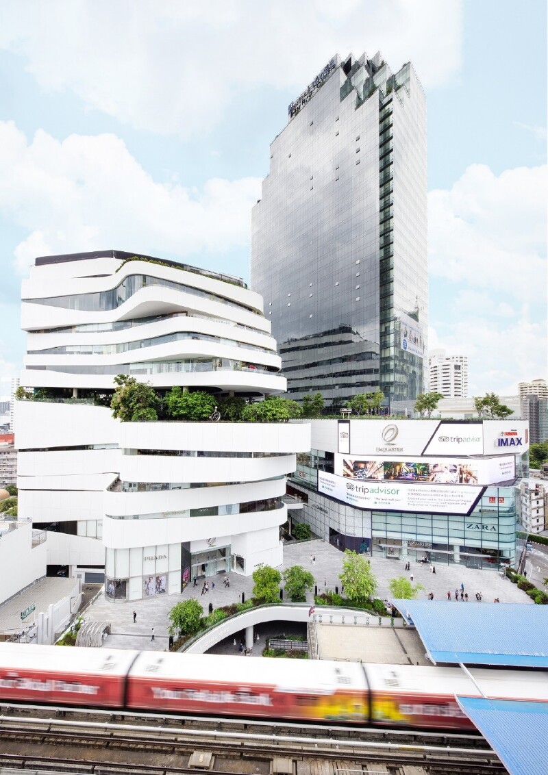 泰国曼谷em购物中心,分为2座建筑emporium和emquartier,位于曼谷的市