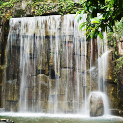 流水瀑布景色