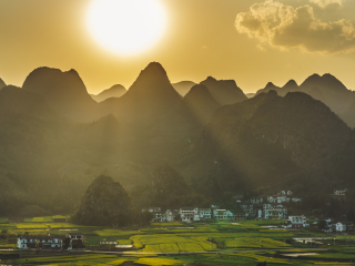 贵州黔西南双乳峰景区