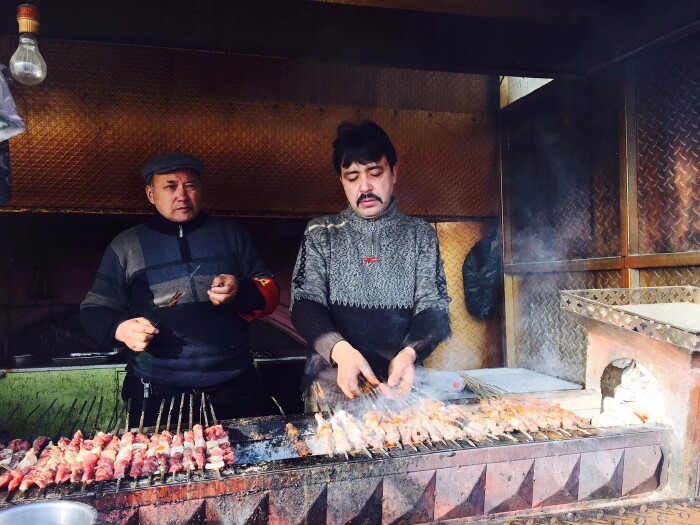 这一天真是贴近了新疆人的生活,过得十分愉快且难忘的一天.