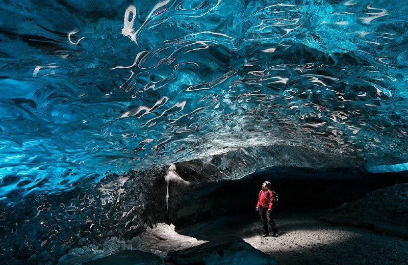 这里也被人们称之为自然界中的水晶宫.蓝