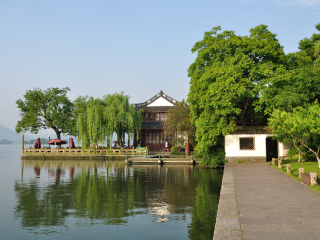 平湖秋月