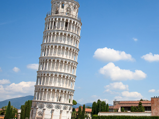 比萨斜塔