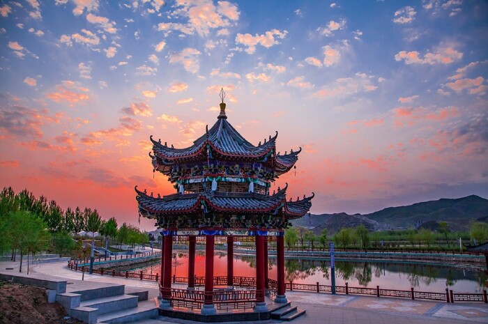 大凌河主流由喀左南部入境,在喀左境内融汇了蒿桑河,渗津河,榆河等几