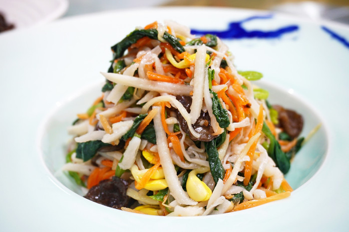 什锦菜,八种蔬菜所制作的一道凉拌前菜