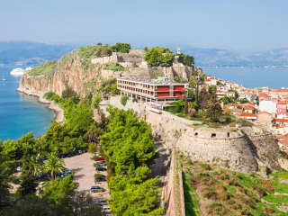阿克罗纳夫普利亚城堡