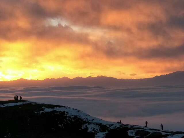 成都到泸定县华尖山徒步摄影2天1夜纯玩游 赏