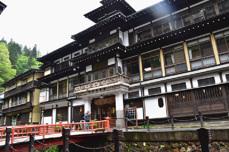 瓦斯点亮的大正浪漫银山温泉