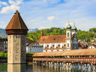 卡佩尔桥和水塔