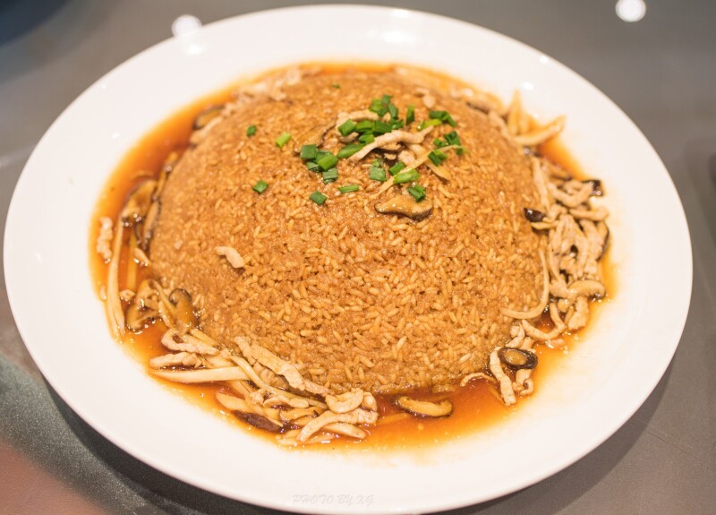 这真的是锅巴,大型的锅巴,只不过这样拍着就看不出了而已,很多人以为