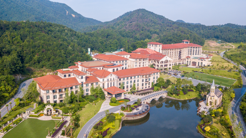 【首发】用48小时,感受横店不夜城!