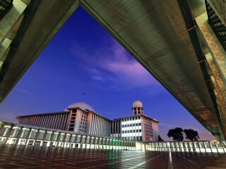 伊斯蒂克拉尔清真寺
