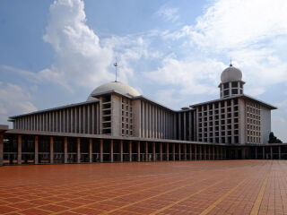 伊斯蒂克拉尔清真寺