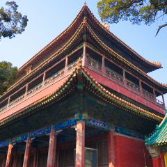 15 Feb 2017.The Qufu Confucius Temple (Qufu, China), at the hometown of Confucius, is the most famous and the largest temple of its kind in the memory of the sage visited by thousands every year.