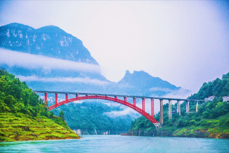<湖北恩施大峡谷-清江蝴蝶崖-宜昌-神农架6日游>广州双高往返，四星推荐，VIP纯玩团， 全程高档酒店，含5早6正，升级特色餐土家刨汤宴