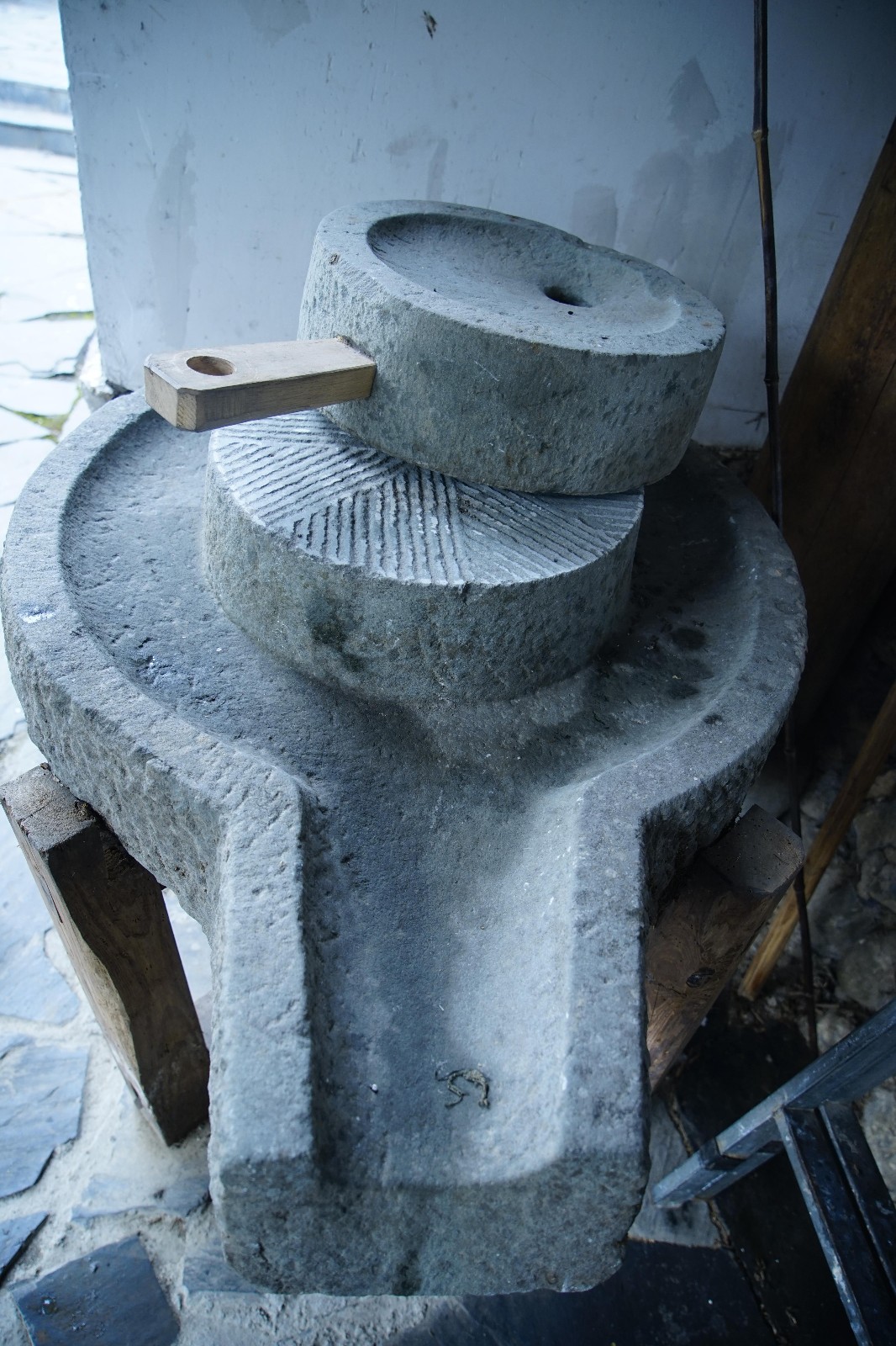 这里,还保留这多年的习俗.这个磨坊也许是用来磨豆腐的呢.